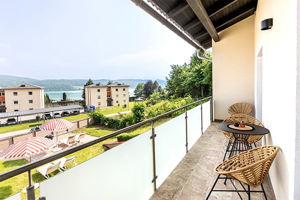 Balkon mit Seeblick