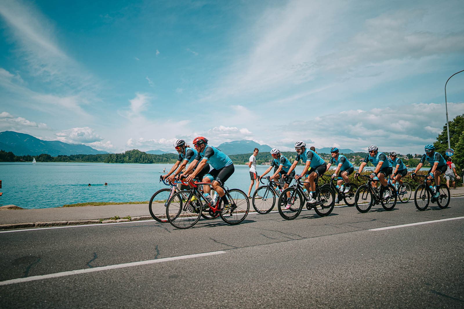 rennrad-touren-am-worthersee-uberdurchschnittlich-traumhaft_(c)-martin-hofmann-worthersee-tourismus-gmbh-2019